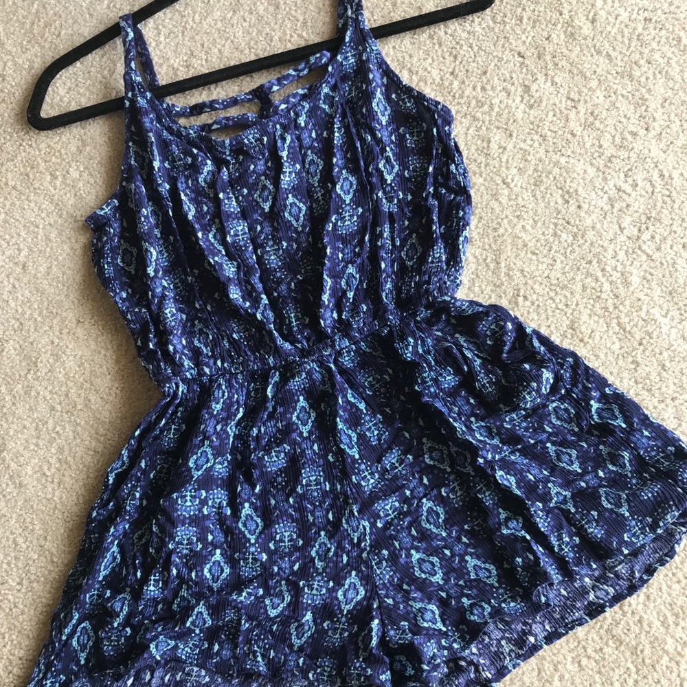 Clue pattern romper
